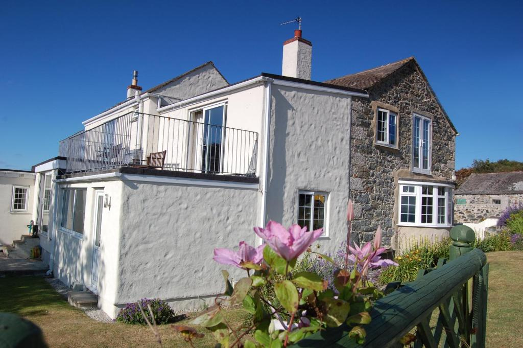 Tregaddra Farm B&B