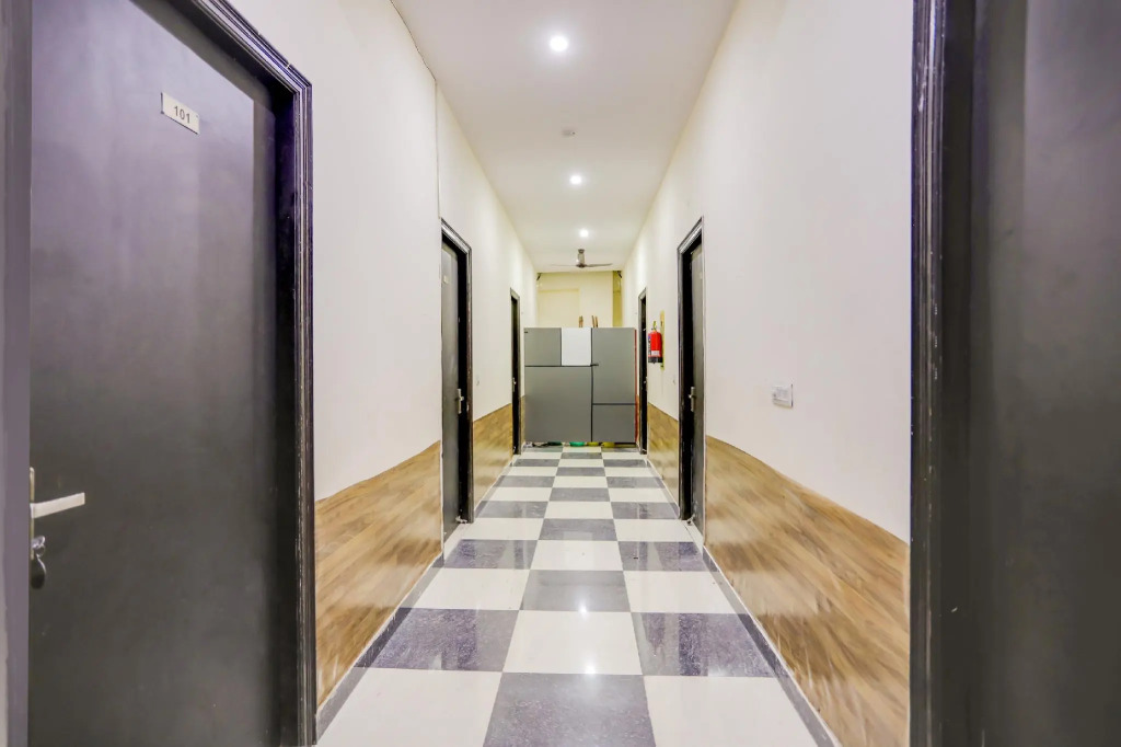 OYO 75162 Hotel Sanskar