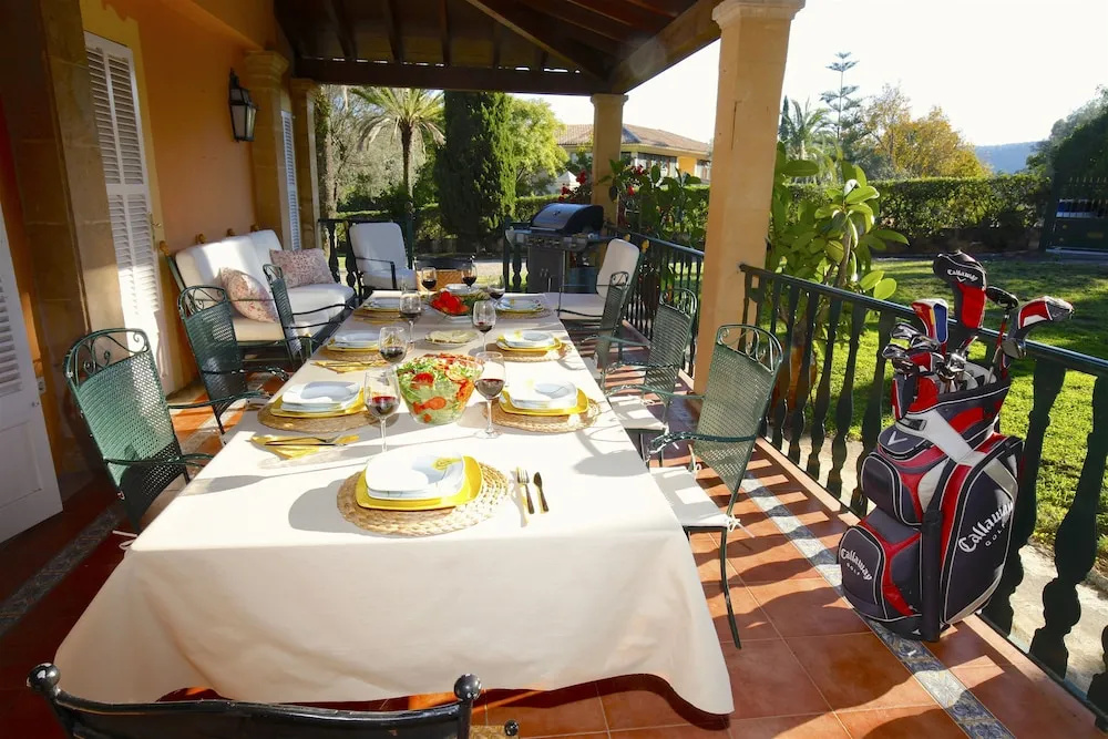 Villa Son Vida Home and Golf