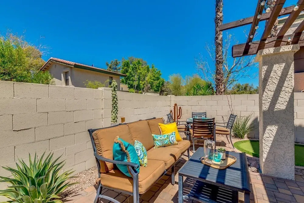 Winston - 2 Br Condo