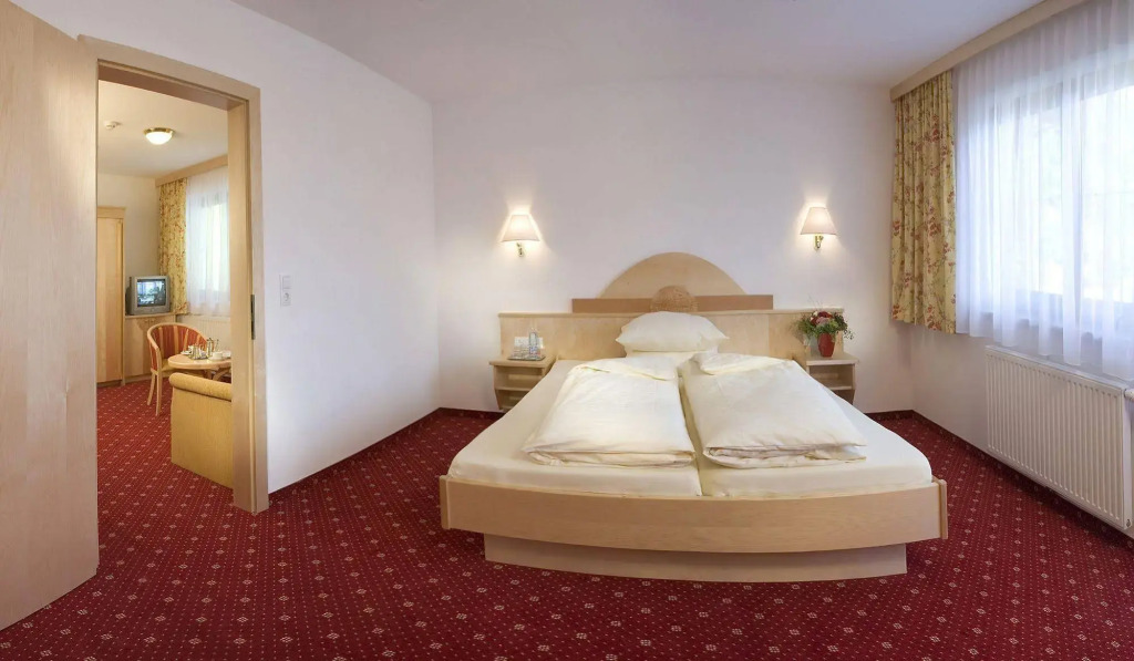 Superior Hotel Persal