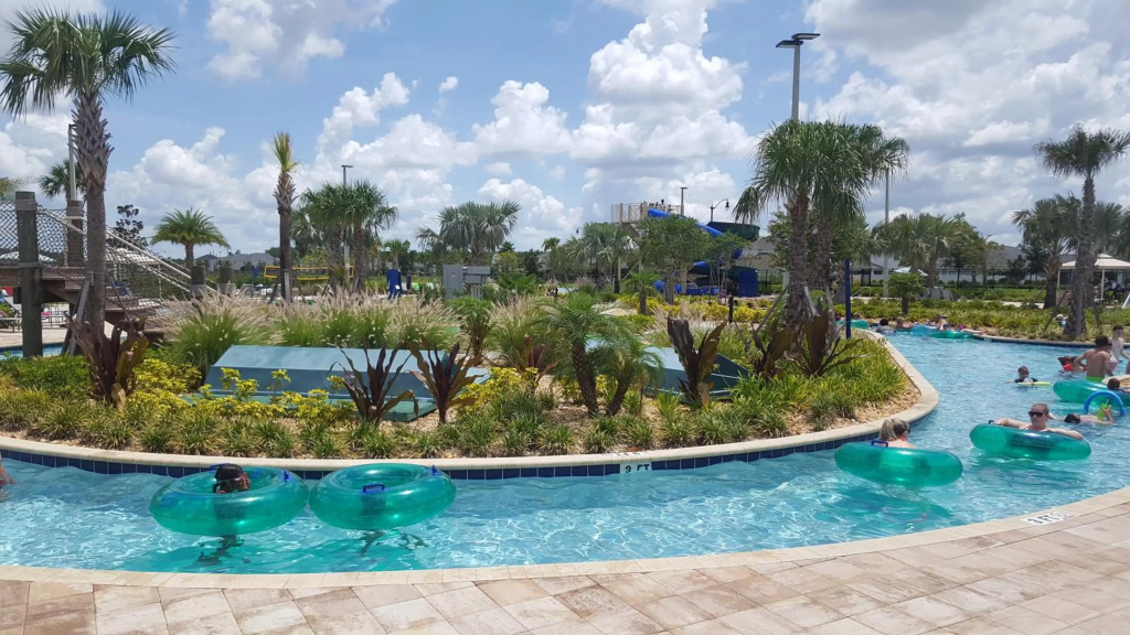 4 Bedroom Private Lakefront Town Home at Storey Lake near Disney World Parks