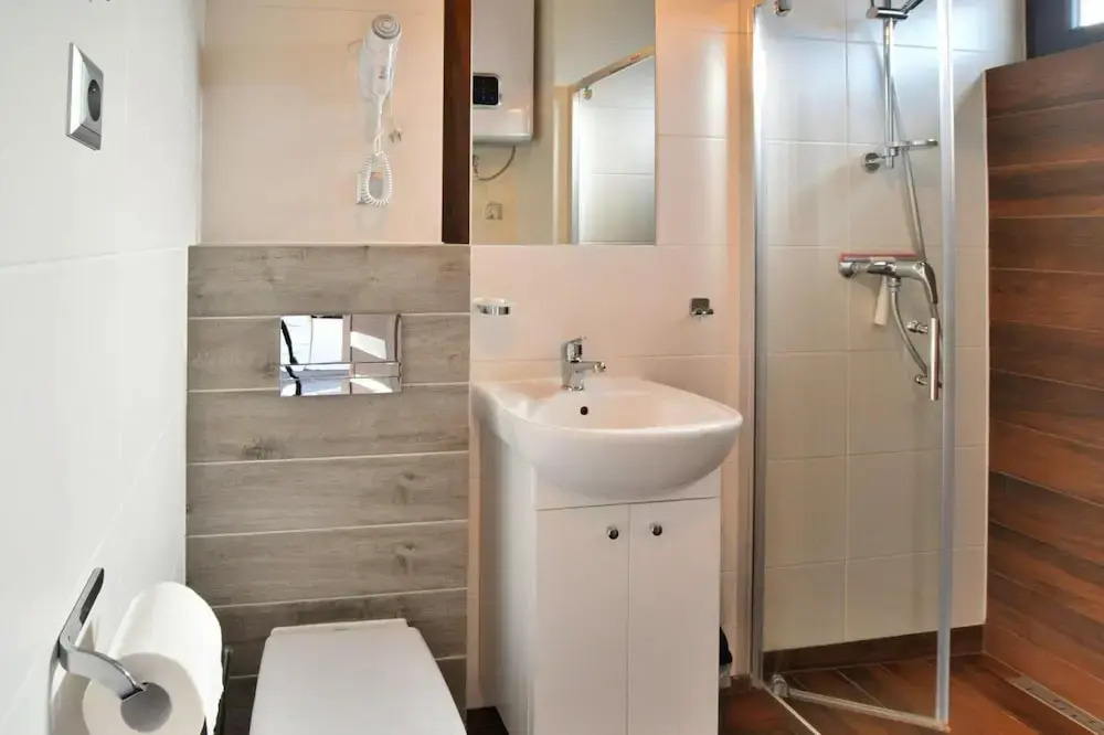Holiday Homes Near the Beach, Sauna, Whirlpool