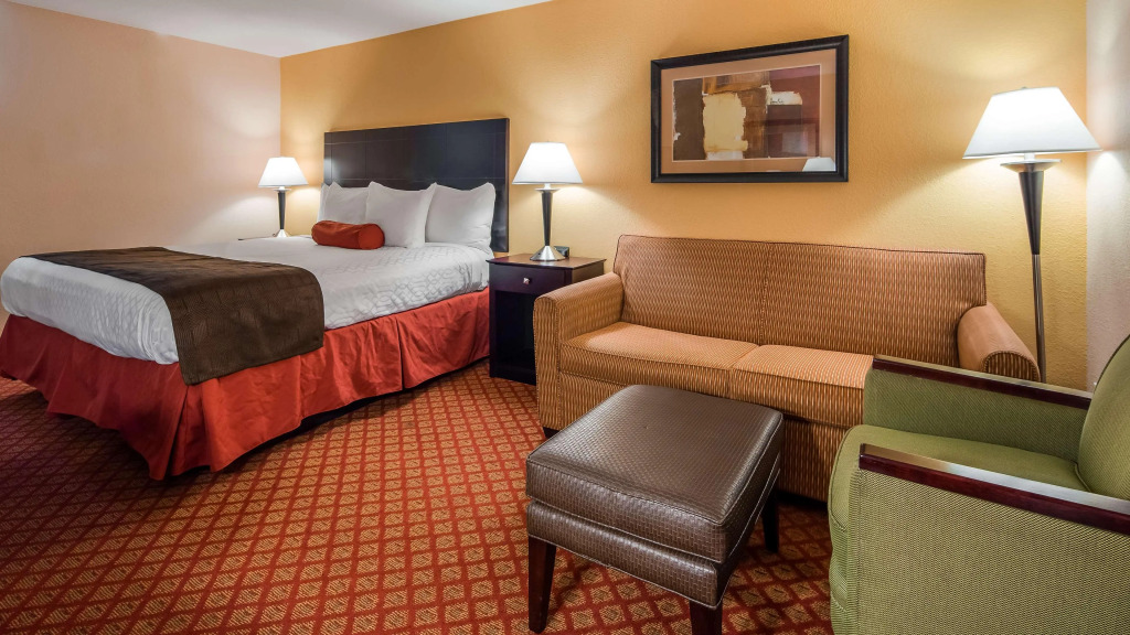 Best Western Plus Parkway Hotel