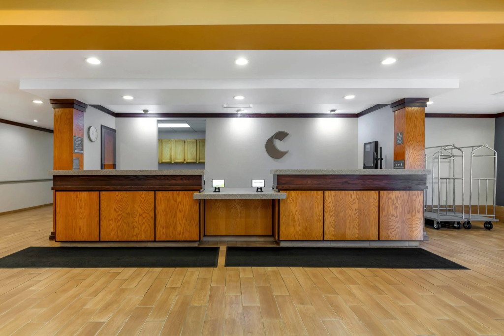 Comfort Inn & Suites Akron South