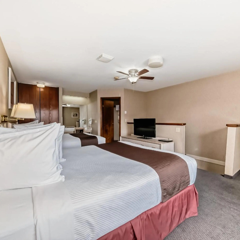 Stony Plain Inn & Suites