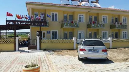 Saros Aslan Apart