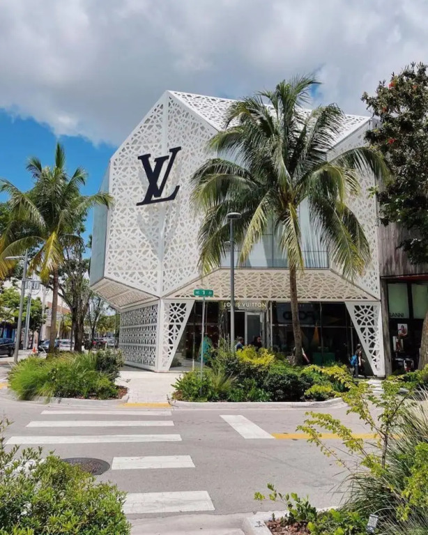 Stanza Design District Parking Laundry