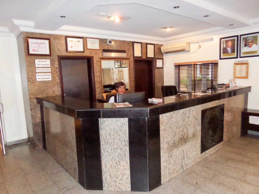 Manyxville Hotel & Suites