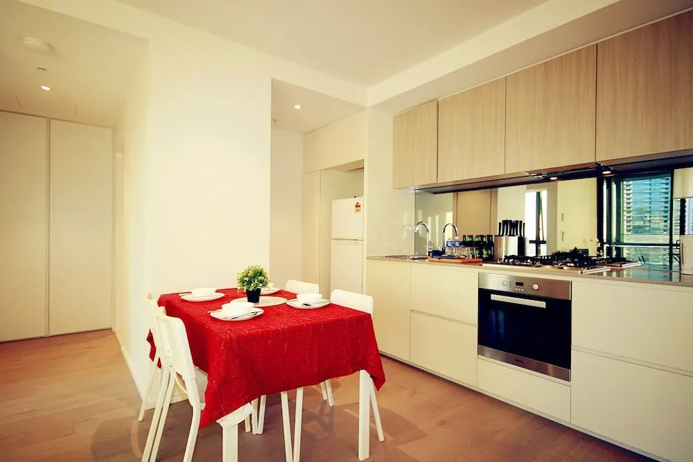 Onelife Docklands Luxury Apartment