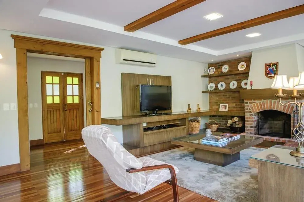 Linda Casa De 3 Quartos Em Condominio Exclusivo De Gramado