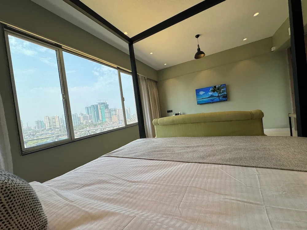 Hotel Mumbai House Valnai Malad