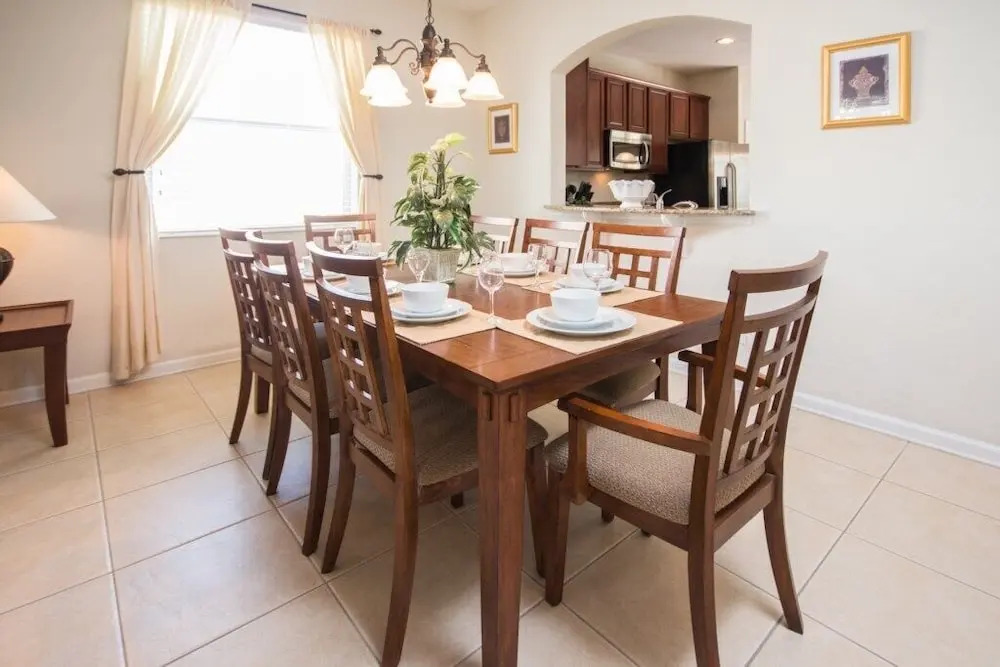Magical Windsor Hills 6 Bedroom Home