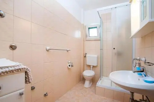 Apartment Milna - with Swimming Pool & Amazing Seaviews, above Bijaka Beach