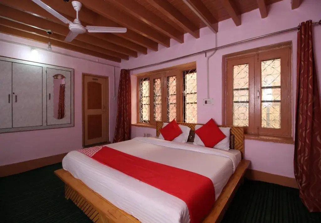 Shawl Gh By OYO Rooms