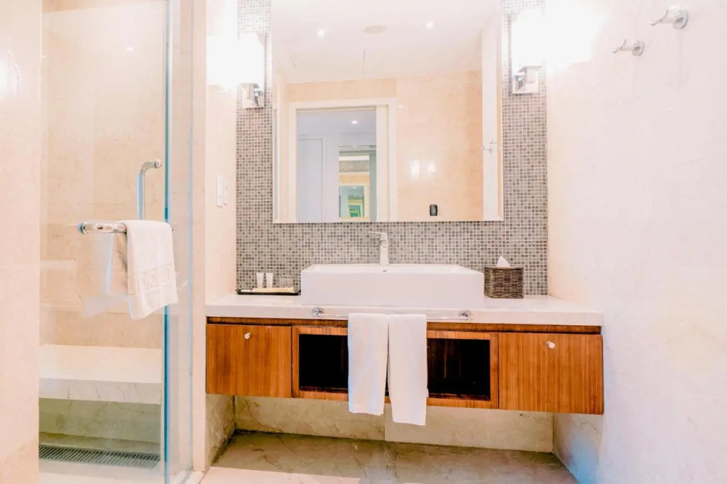 MCollection - Convenient City Stay in Iloilo Business Park