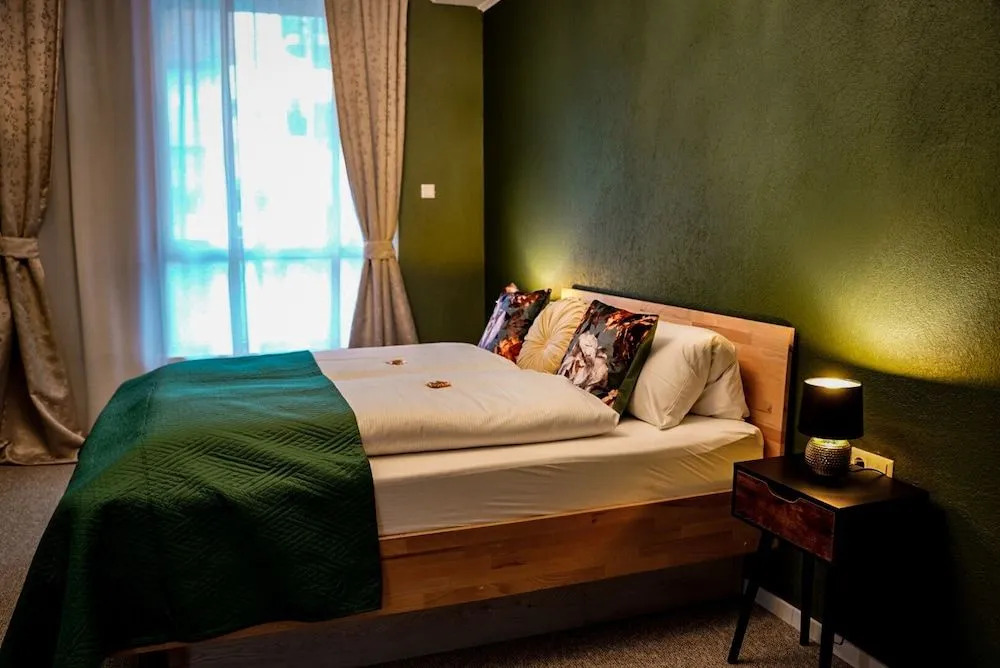 Hotel Residenz Luxury - Outletcity - Parken - Klima - 24h Check-In