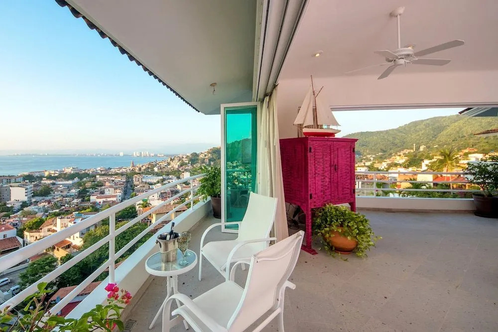 Luxury villa rental, Casa Yvonneka