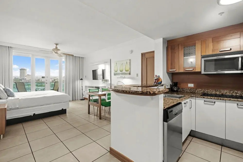 Oceanfront Loft Historic San Juan Terrace