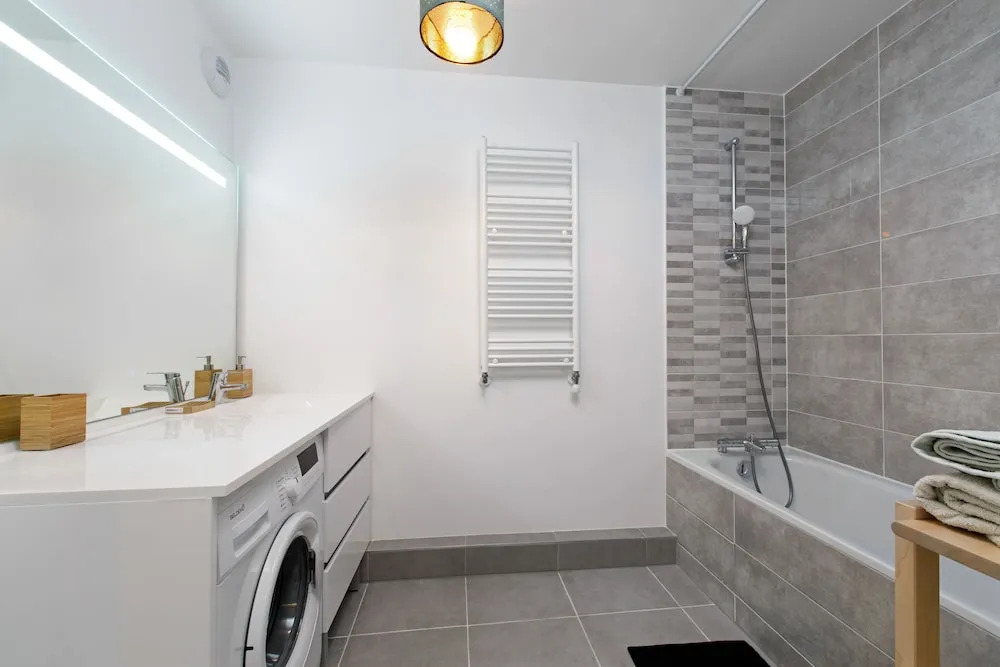 Accommodation with Parking near Paris