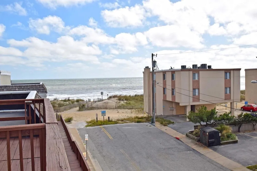 Beach Place North 18 - 5 Br Condo