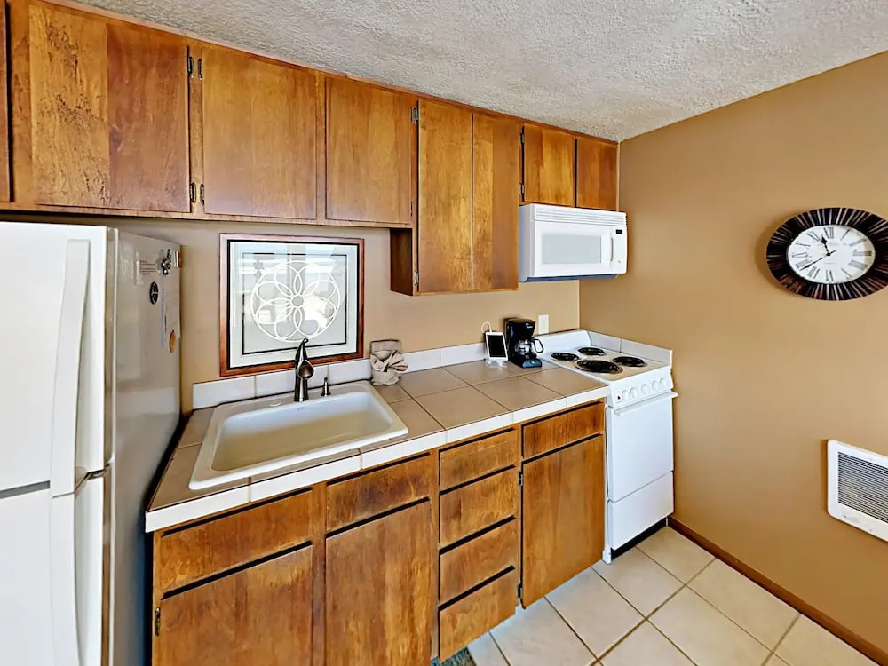 645 N Pacific St Townhouse Unit B 1 Bedroom 1 Bathroom Townhouse