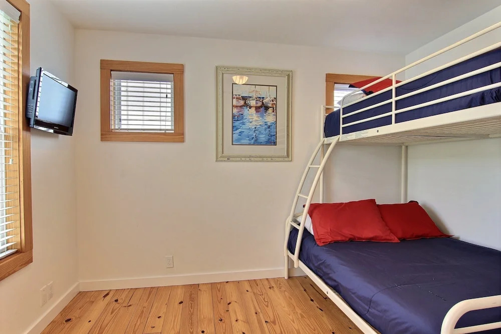 Jack's Sparrow 4 Bedrooms 2.5 Bathrooms Home