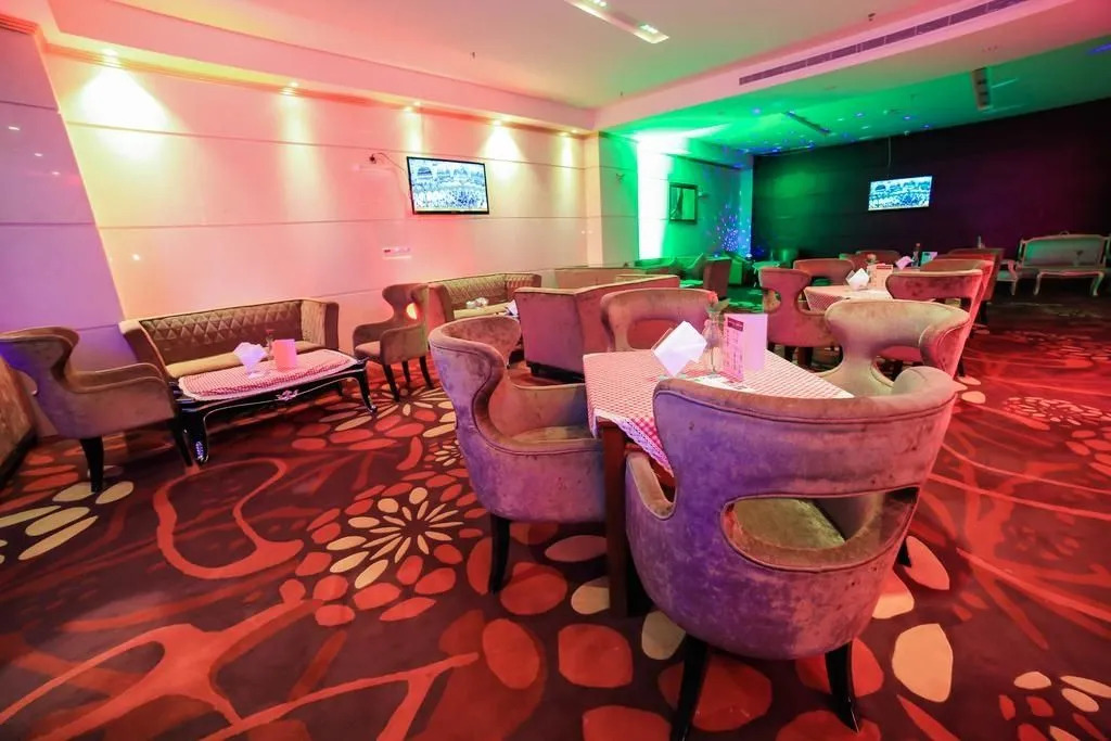 Reef Global Hotel