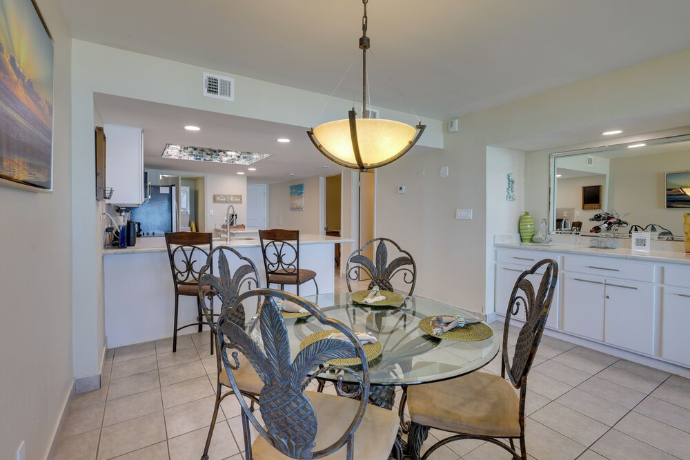 2BR Gulf-view Resort Condo: Suntide III - Unit 607