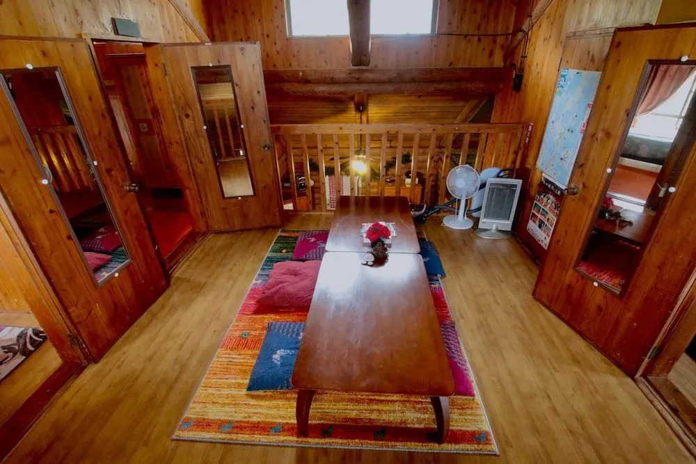 Guest House Long Island - Hostel