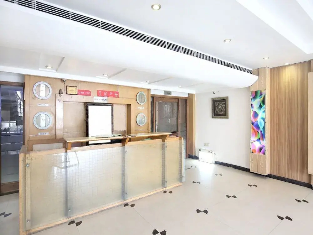 OYO Rooms Hussainpura Bridge