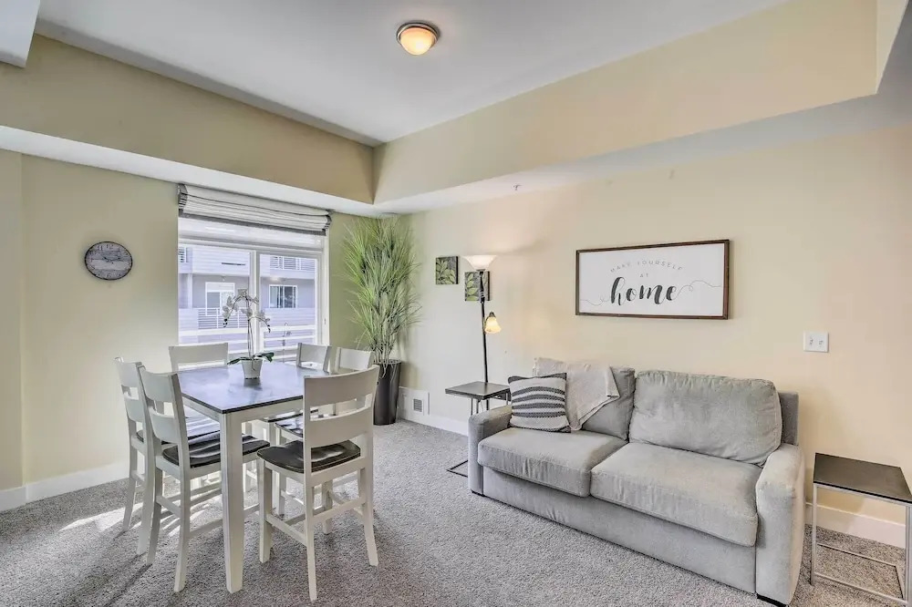 Grand Haven Condo w/ Patio < 1 Mi to Downtown