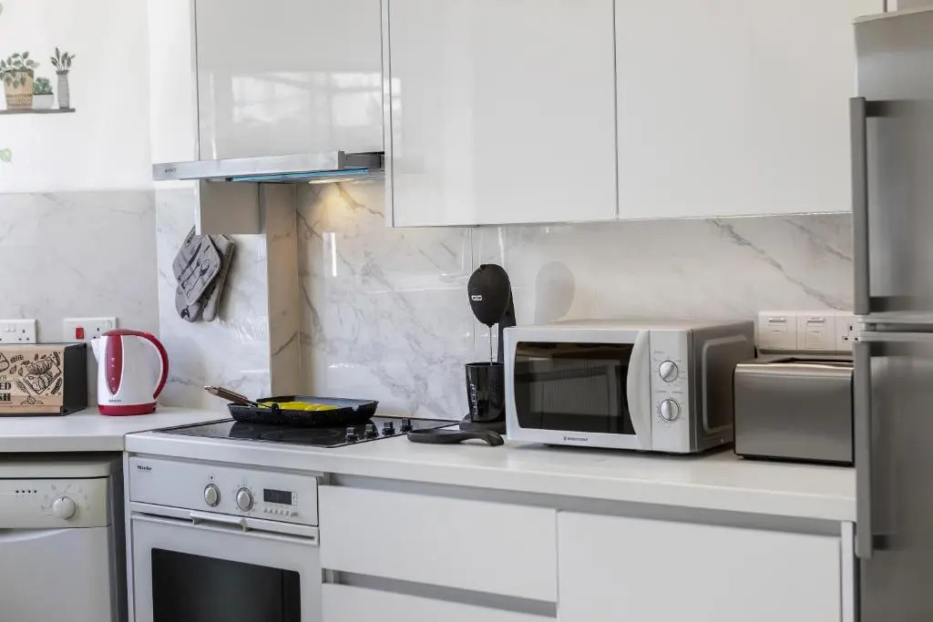 Lovely 3-bedroom apartment in Prokymea court