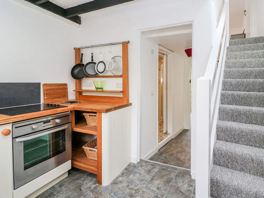 4 Oakfield Cottages