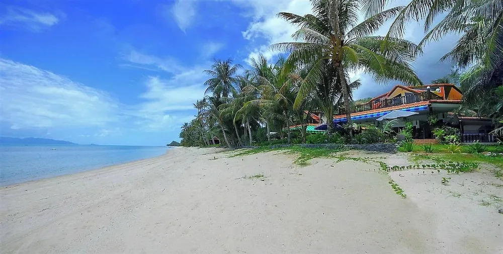 Luxurious Thai-Style Villa with a Swimming Pool Just 20 Meters from Beach Access