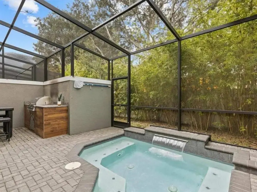 Beautiful Vacation Home With Splash Pool 35