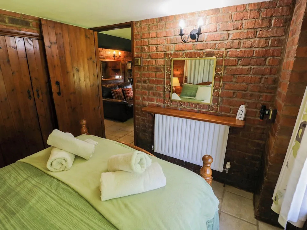 Severn Bank Lodge