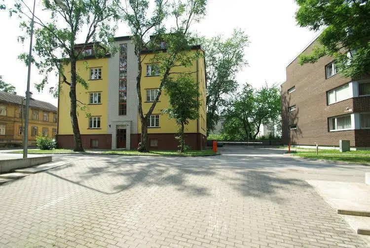 Komeedi Apartment