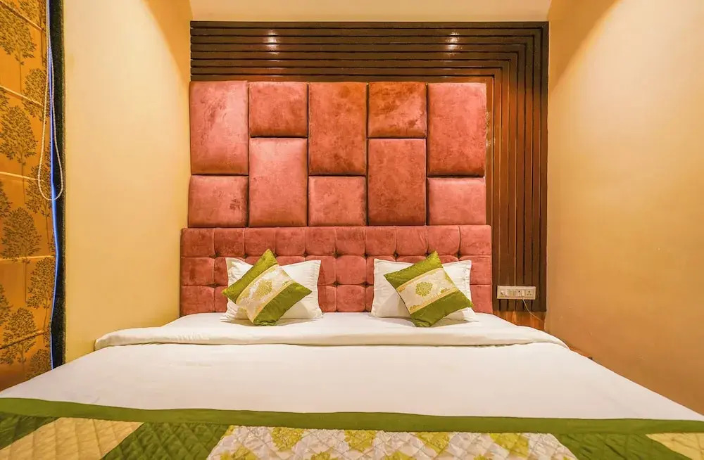 Shiv Rudraksh Resort, Near Assi Ghat
