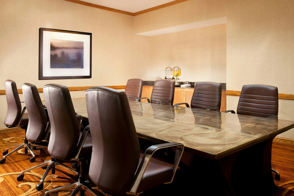 Sheraton Minneapolis West Hotel