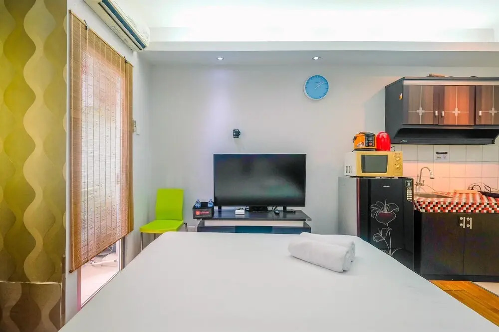 Comfy and Minimalist Studio at Pakubuwono Terrace Apartment