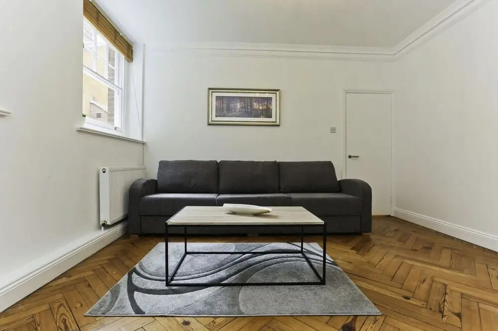 Platinum Apartments in Farringdon 9980