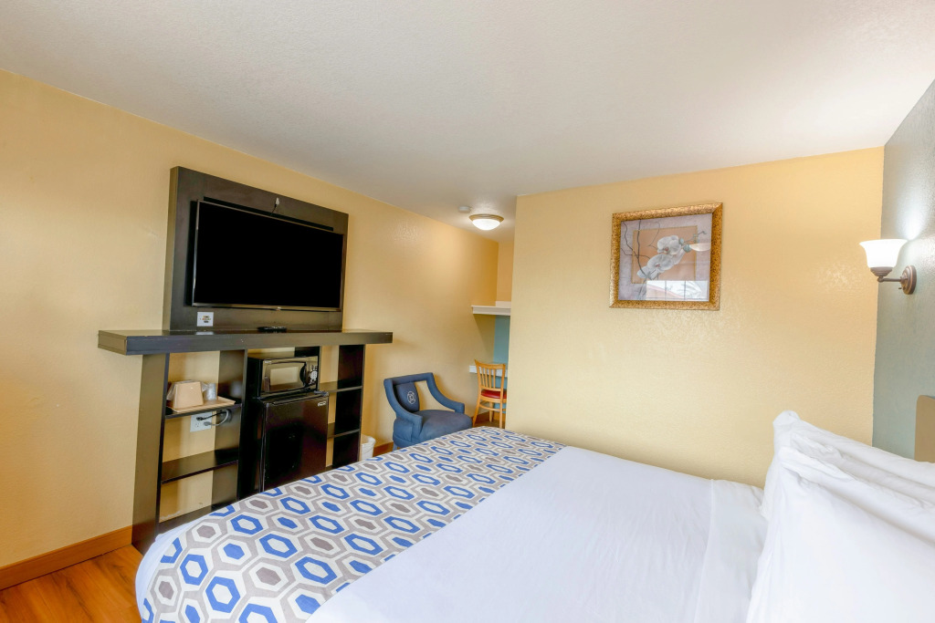 Hotel Avenida - Oceanside Camp Pendleton
