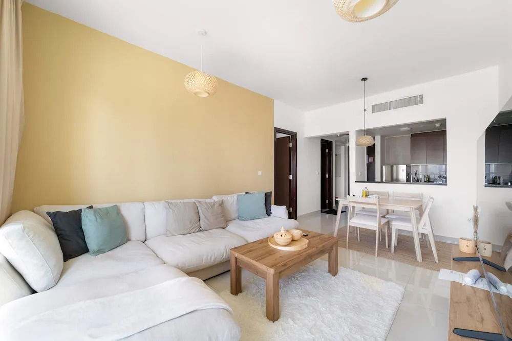 Silkhaus Chic 1bdr Burooj Views Ideal Location
