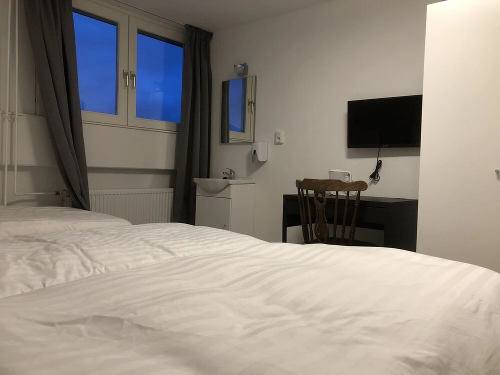 Mimosa Hotel