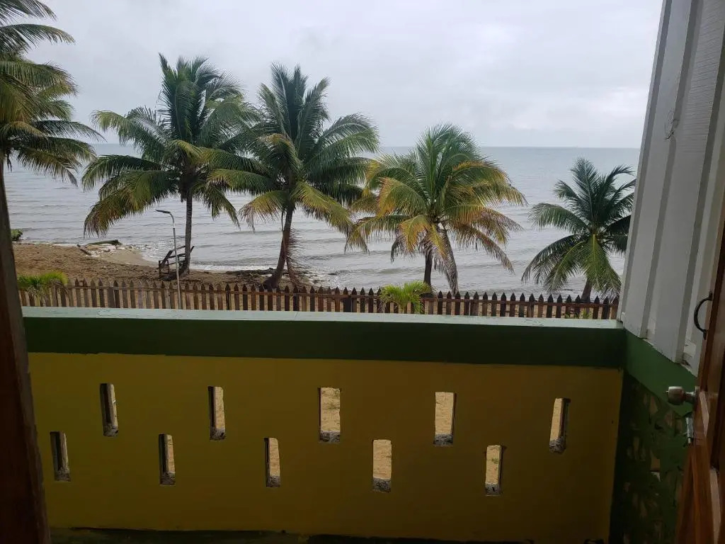 Pal's on the beach - Dangriga, Belize