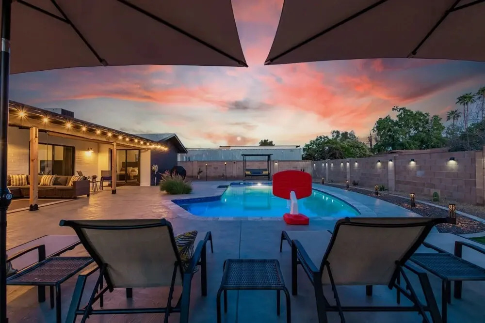 Glencove Mesa 4 Bedroom Home by RedAwning