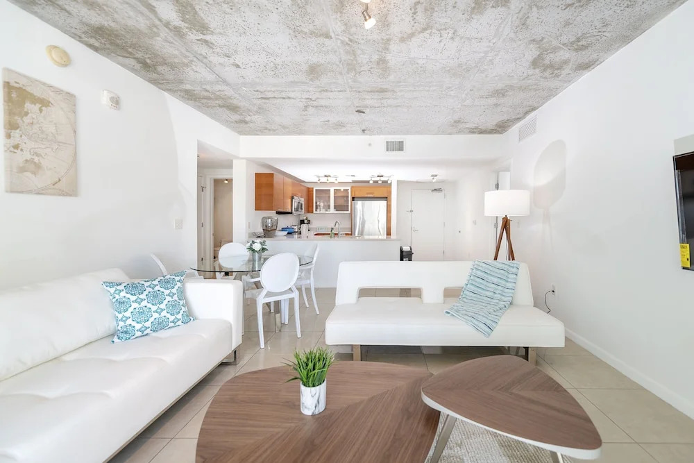 Miami World Rental - Midtown 820