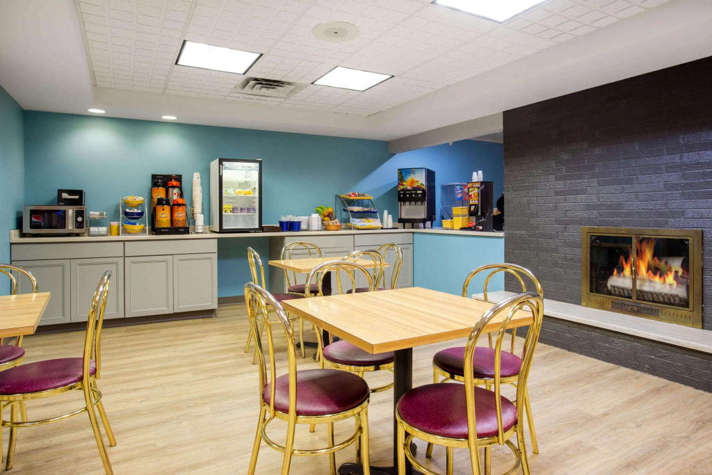Days Inn by Wyndham Marquette