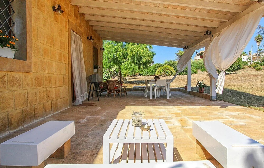 Beautiful Home in Noto With Wifi and 3 Bedrooms